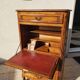 Secrétaire ancien scriban vintage en bois de noyer style Louis XV