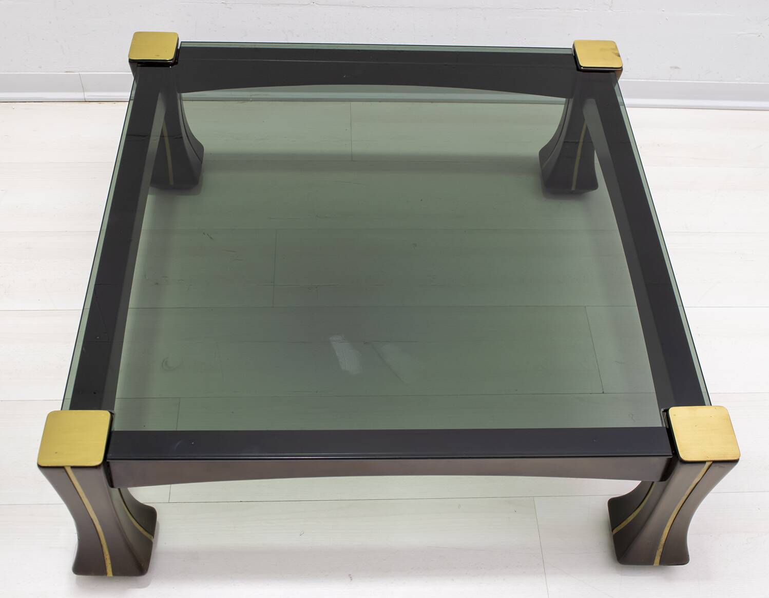 Luciano Frigerio Midcentury Italian Wood and Brass Coffee Table "Ussaro",70