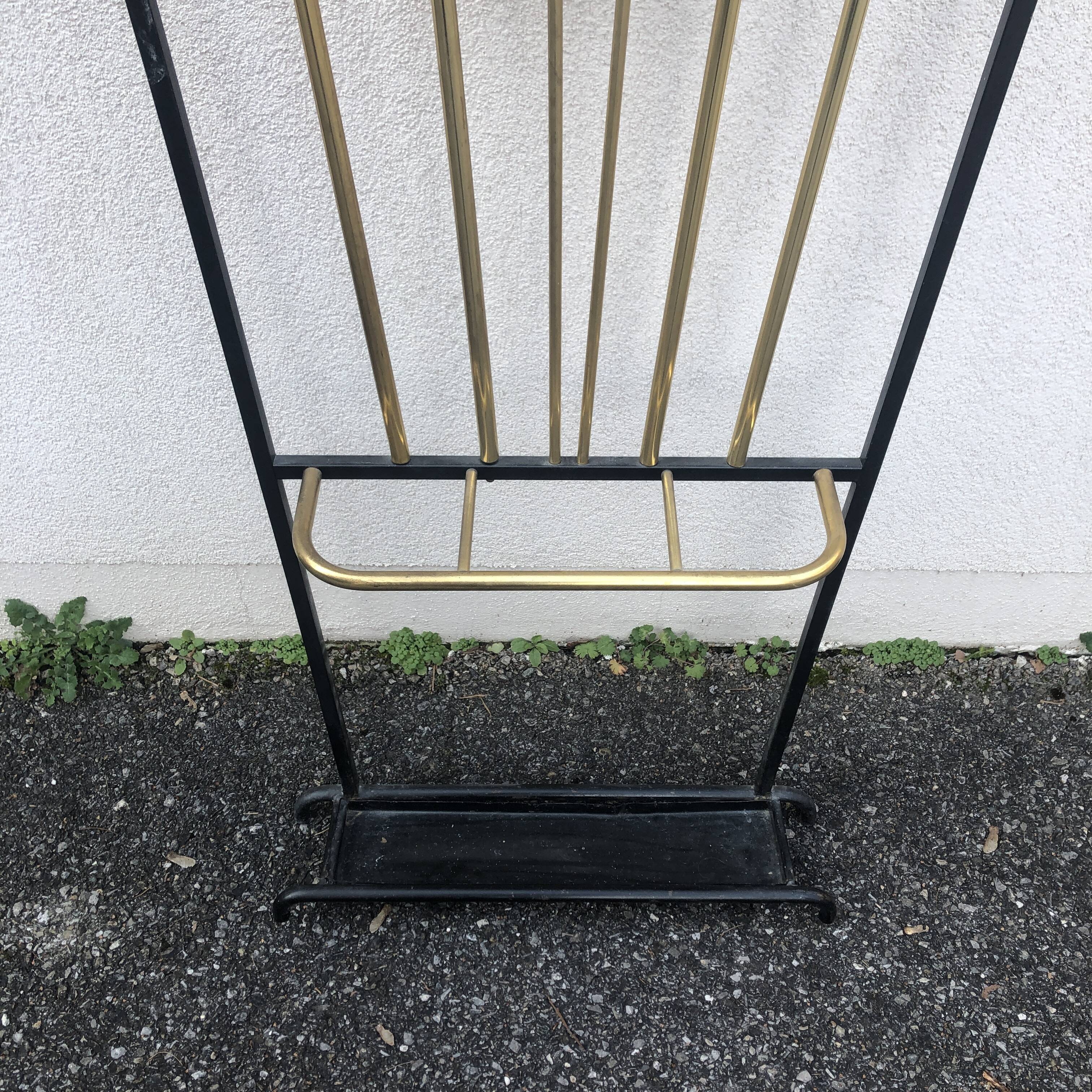 Coat rack cloakroom