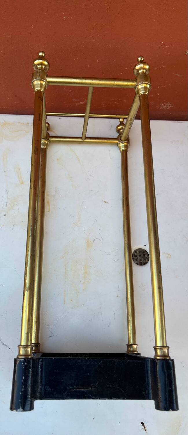 Umbrella stand in brass and cast iron