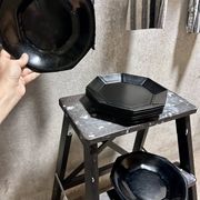 Assiettes noires arcoroc vintage