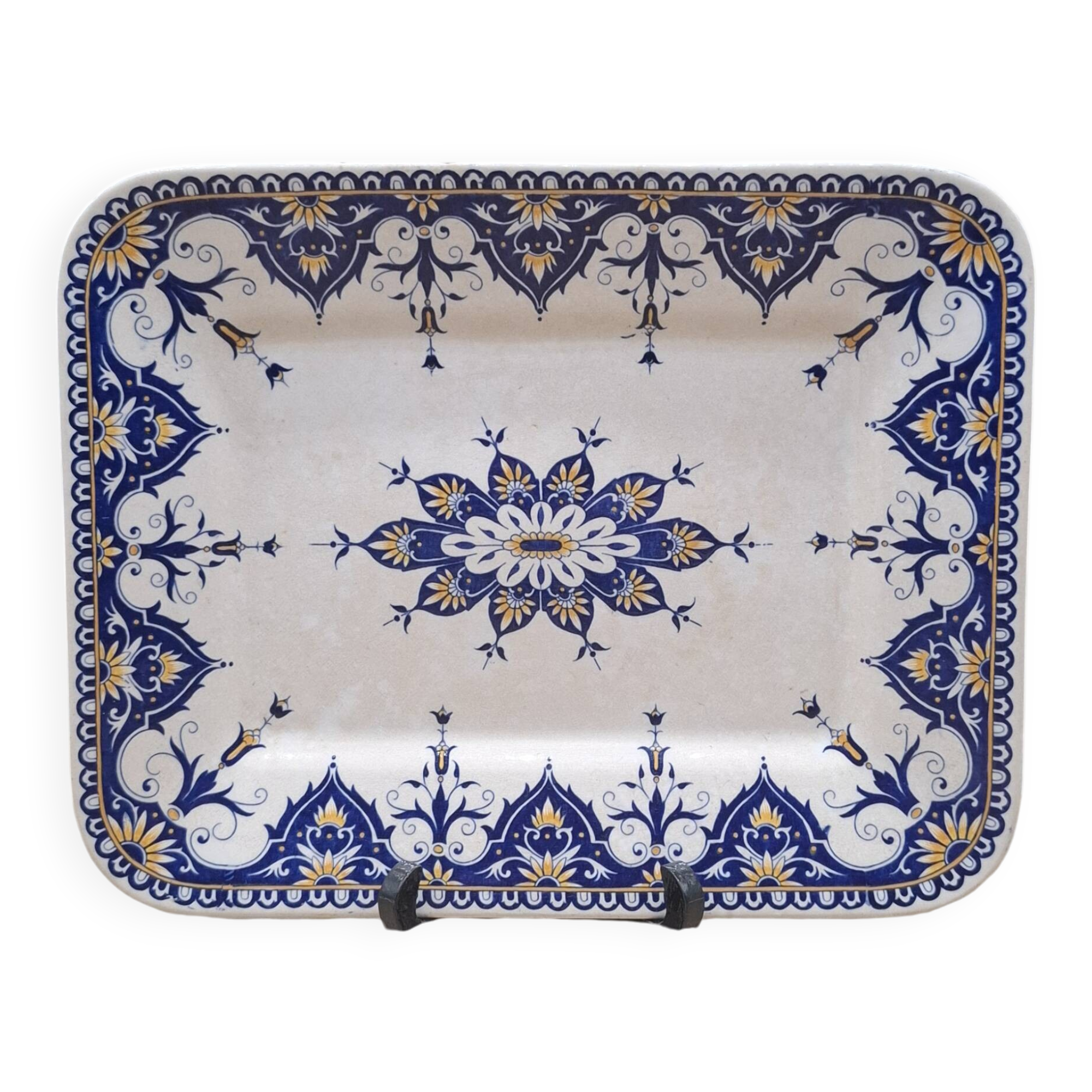 Antique Sarreguemines earthenware dish, Cluny model, 19th century