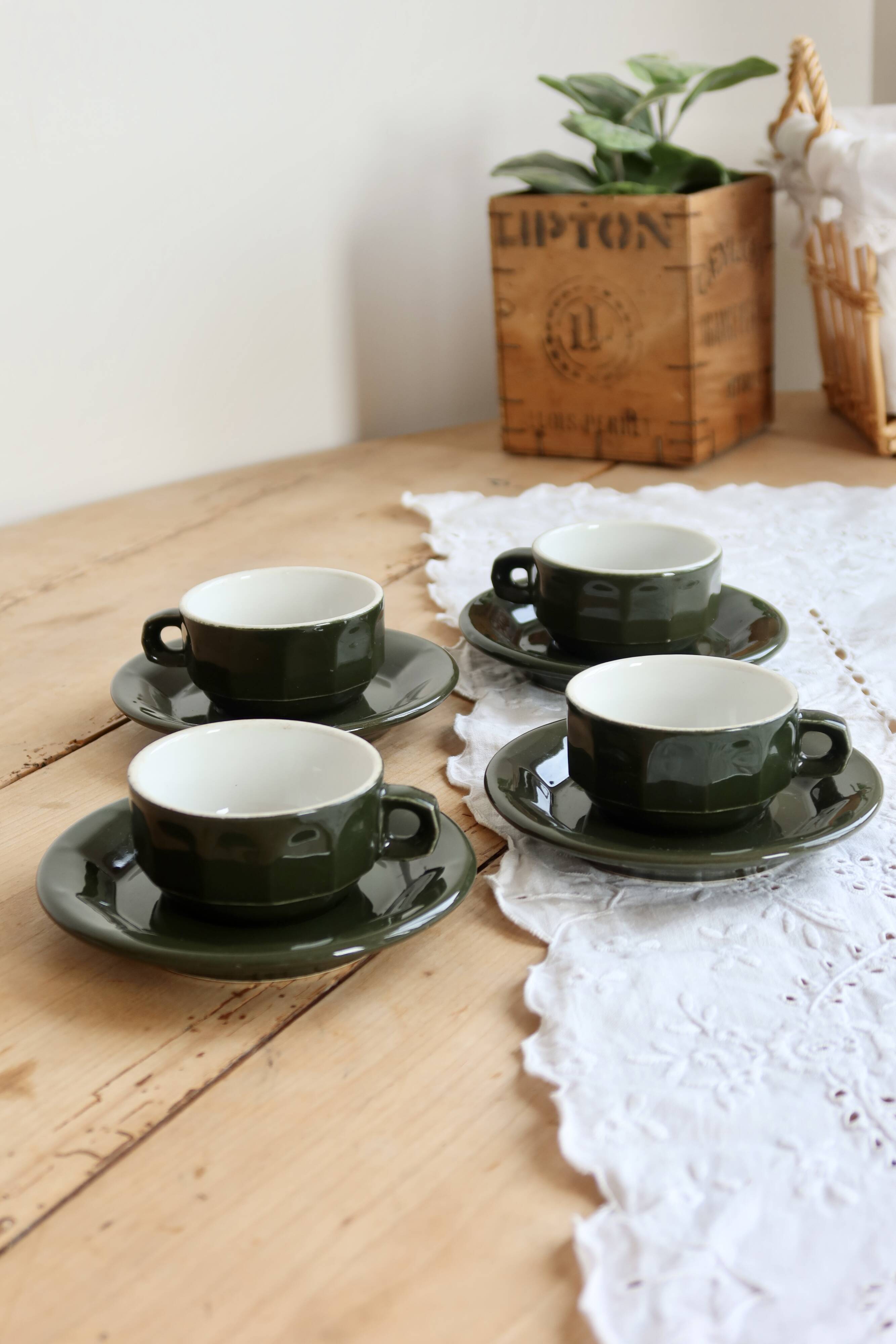 4 tasses à café bistrot vintage avec soucoupes