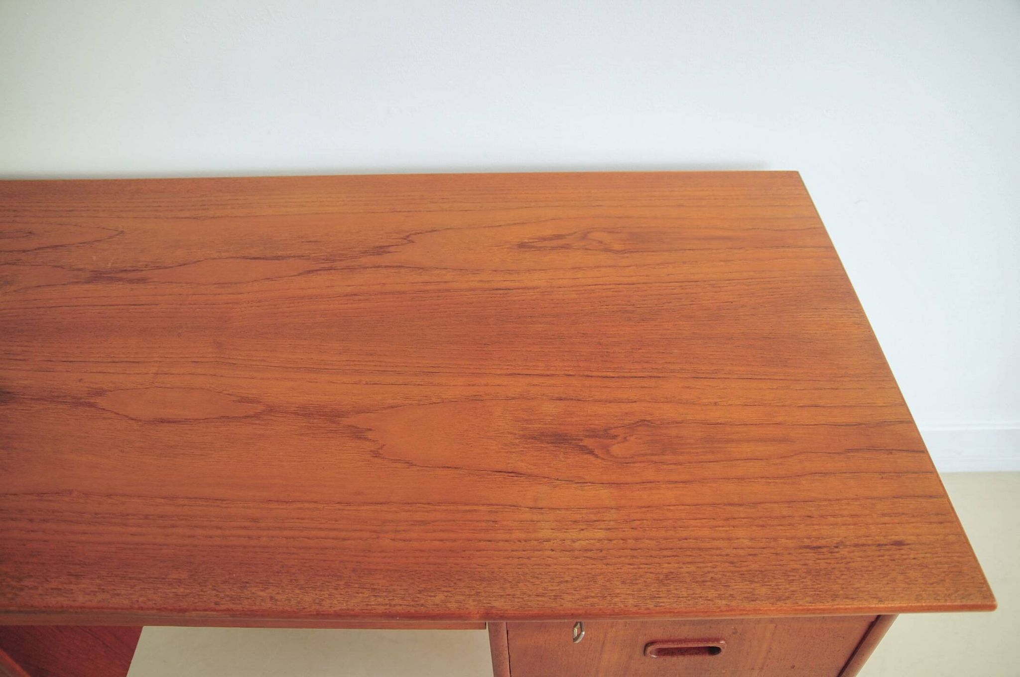 Bureau en teck massif danois vintage