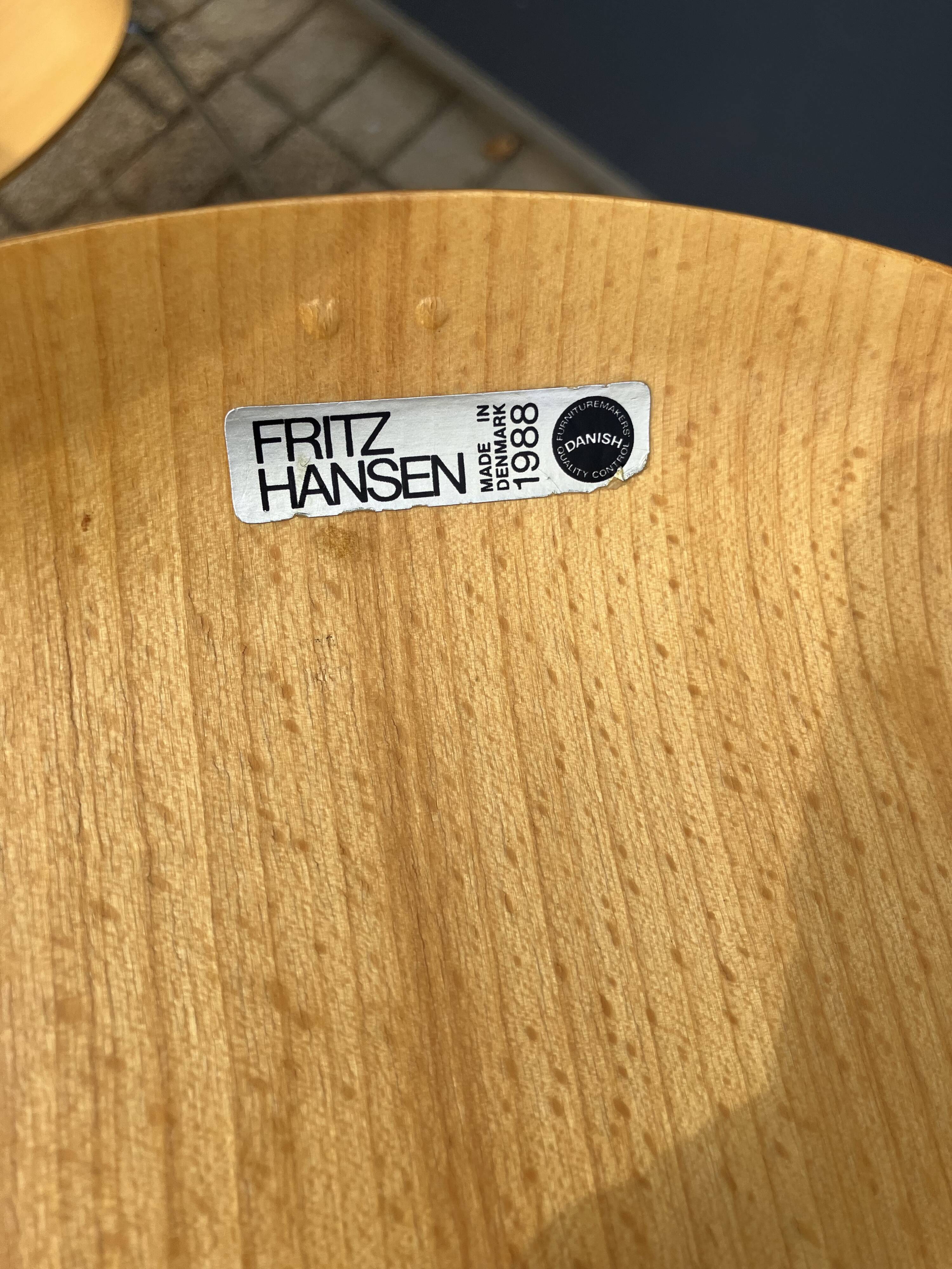 Fritz Hansen series 7 Vlinderstoelen naturel hout 1988