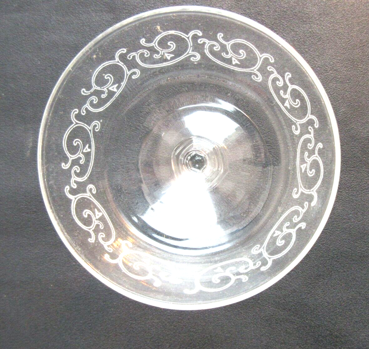 6 Louis XV style champagne glasses engraved with arabesques, baluster foot