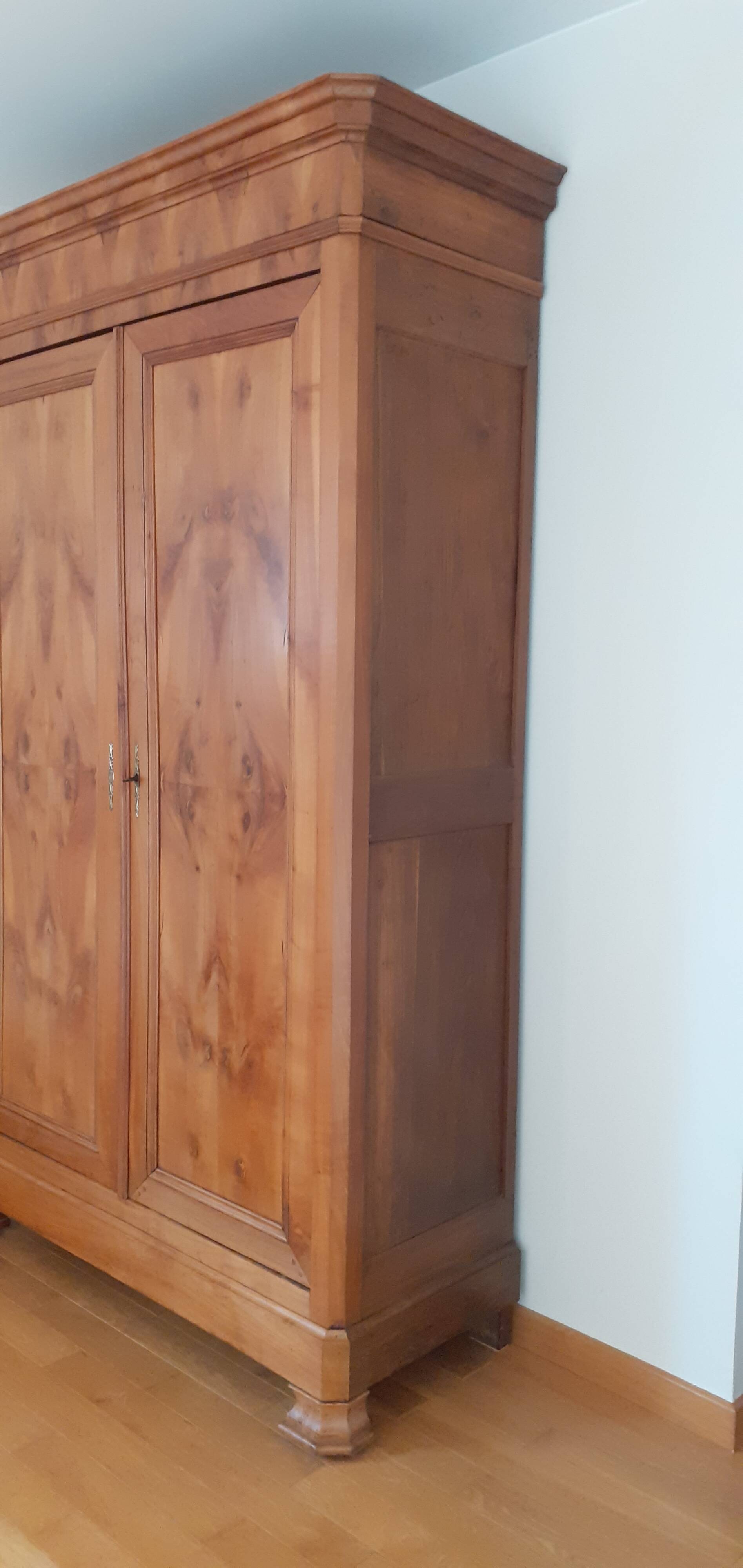 Louis Philippe cherrywood wardrobe