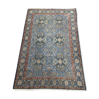 Carpet old Persian Ghoum done hand 205 X 310 cm
