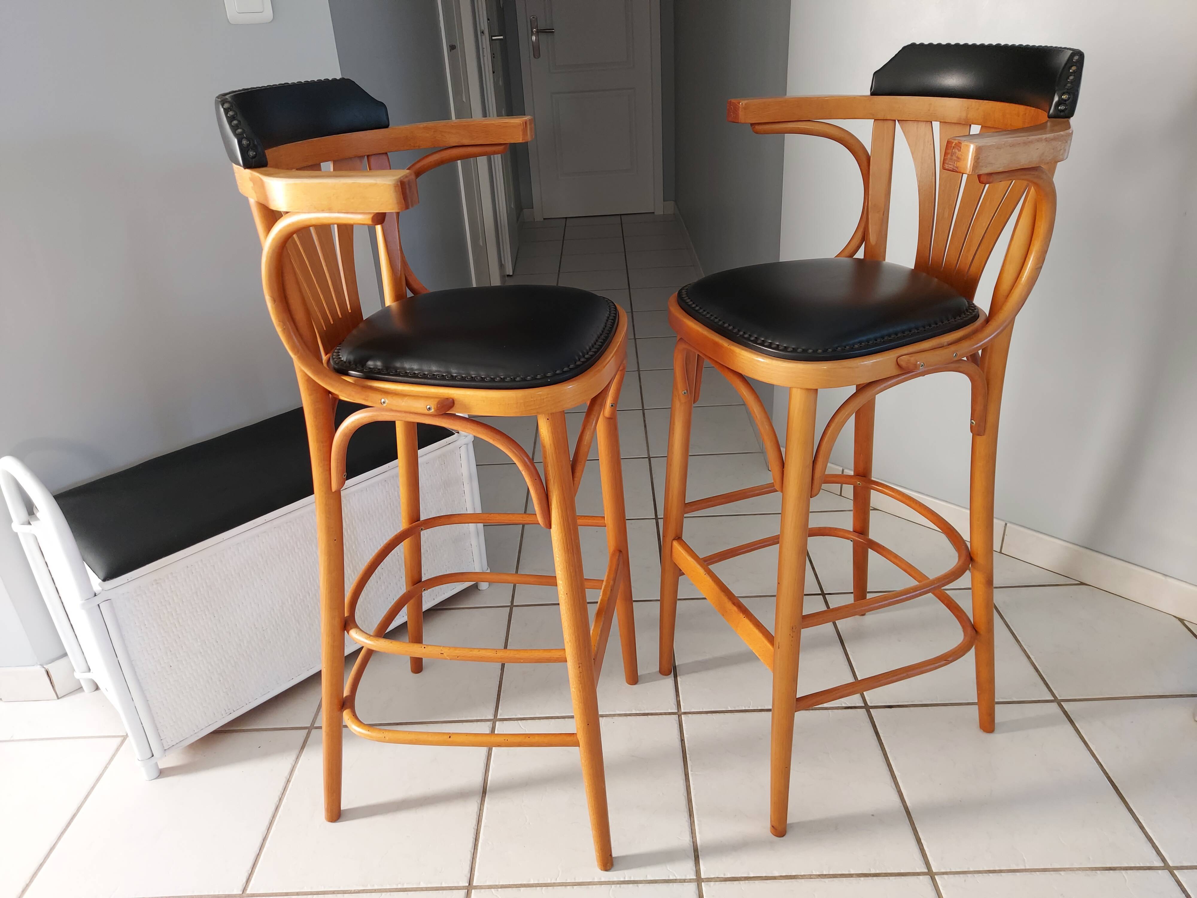 Pair of vintage bistrot bar stools