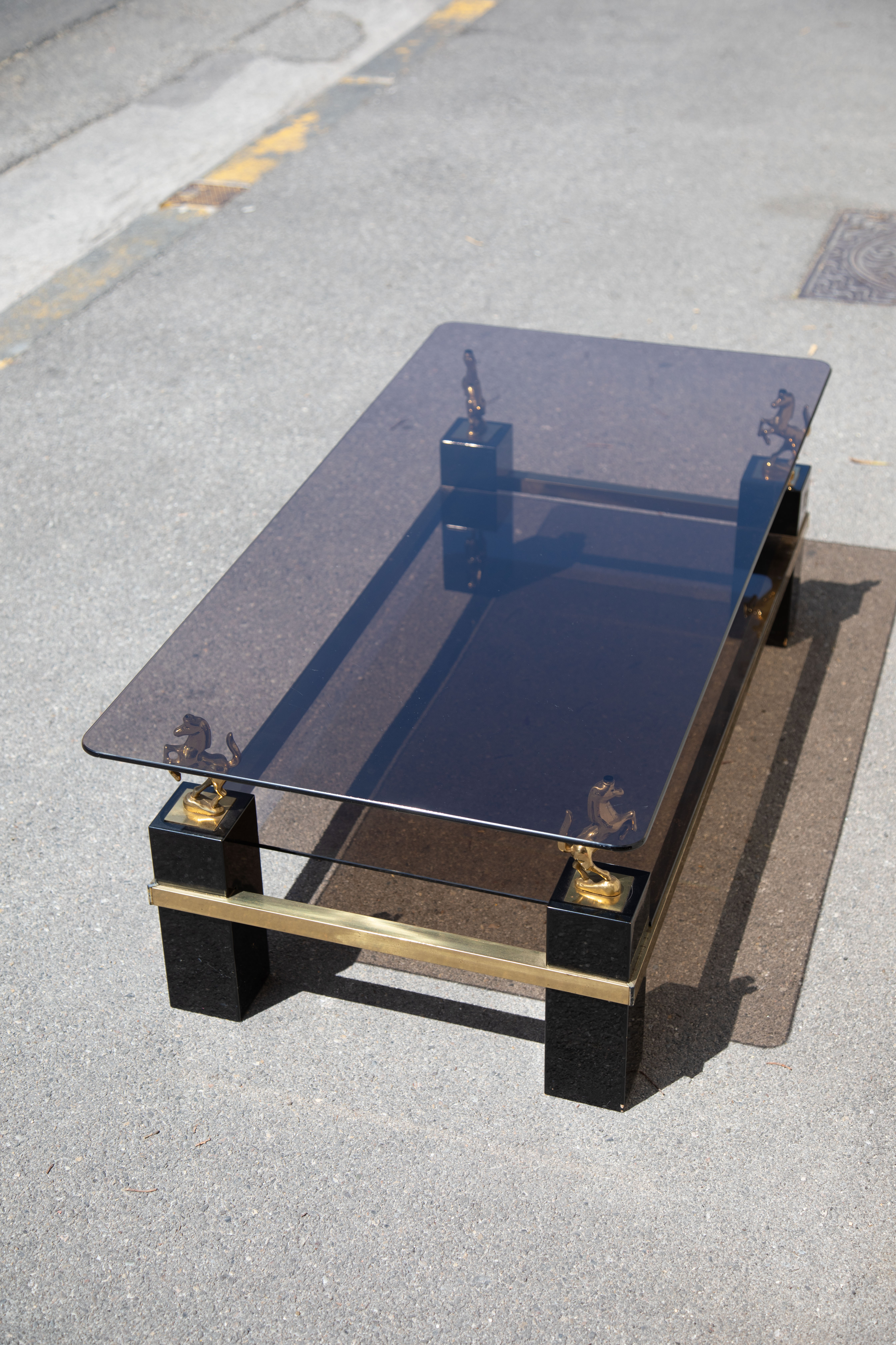 Horse coffee table 70
