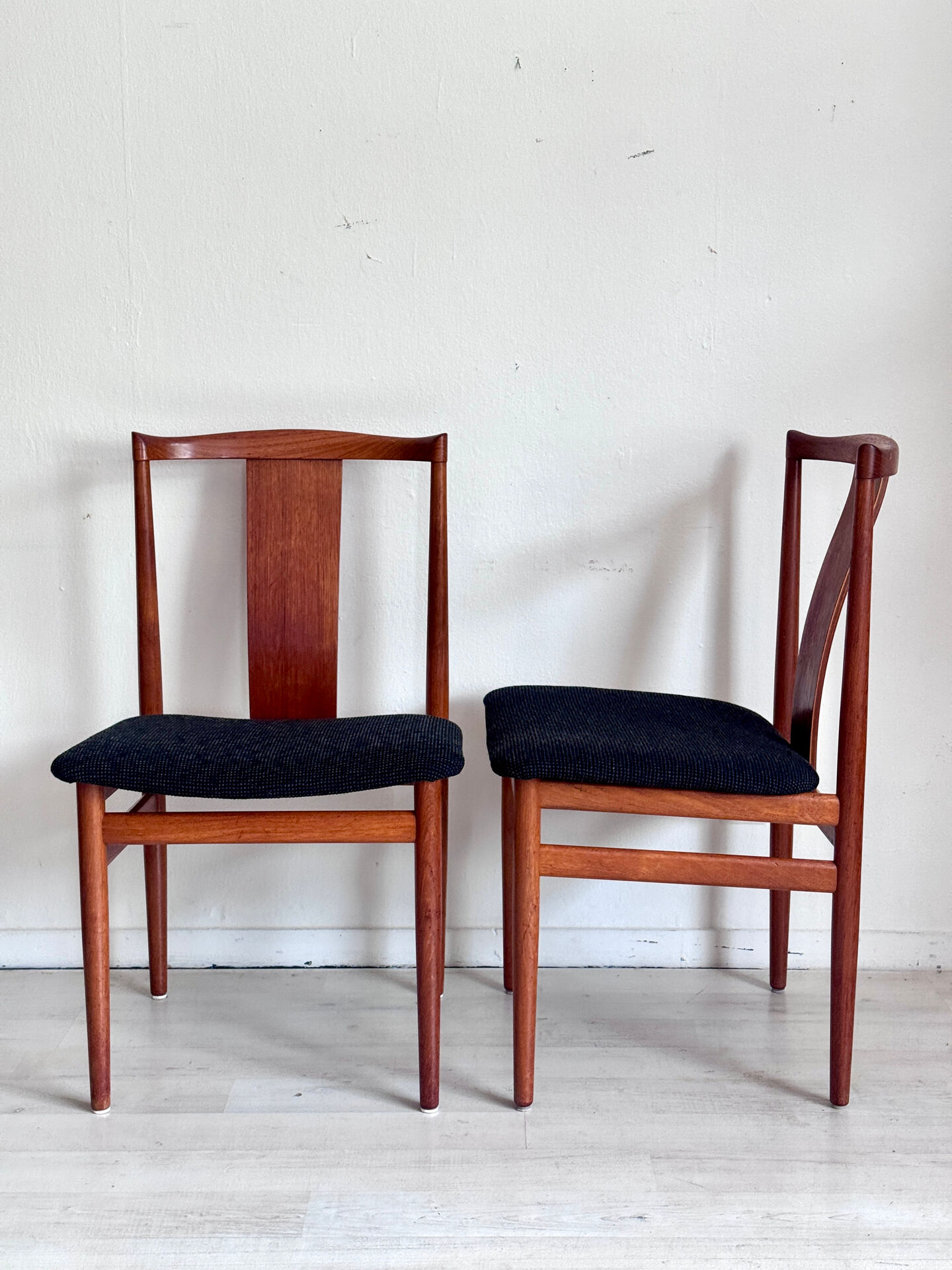6 Danish mid-century teak chairs by Henning Sørensen for Danex from the 1960s.