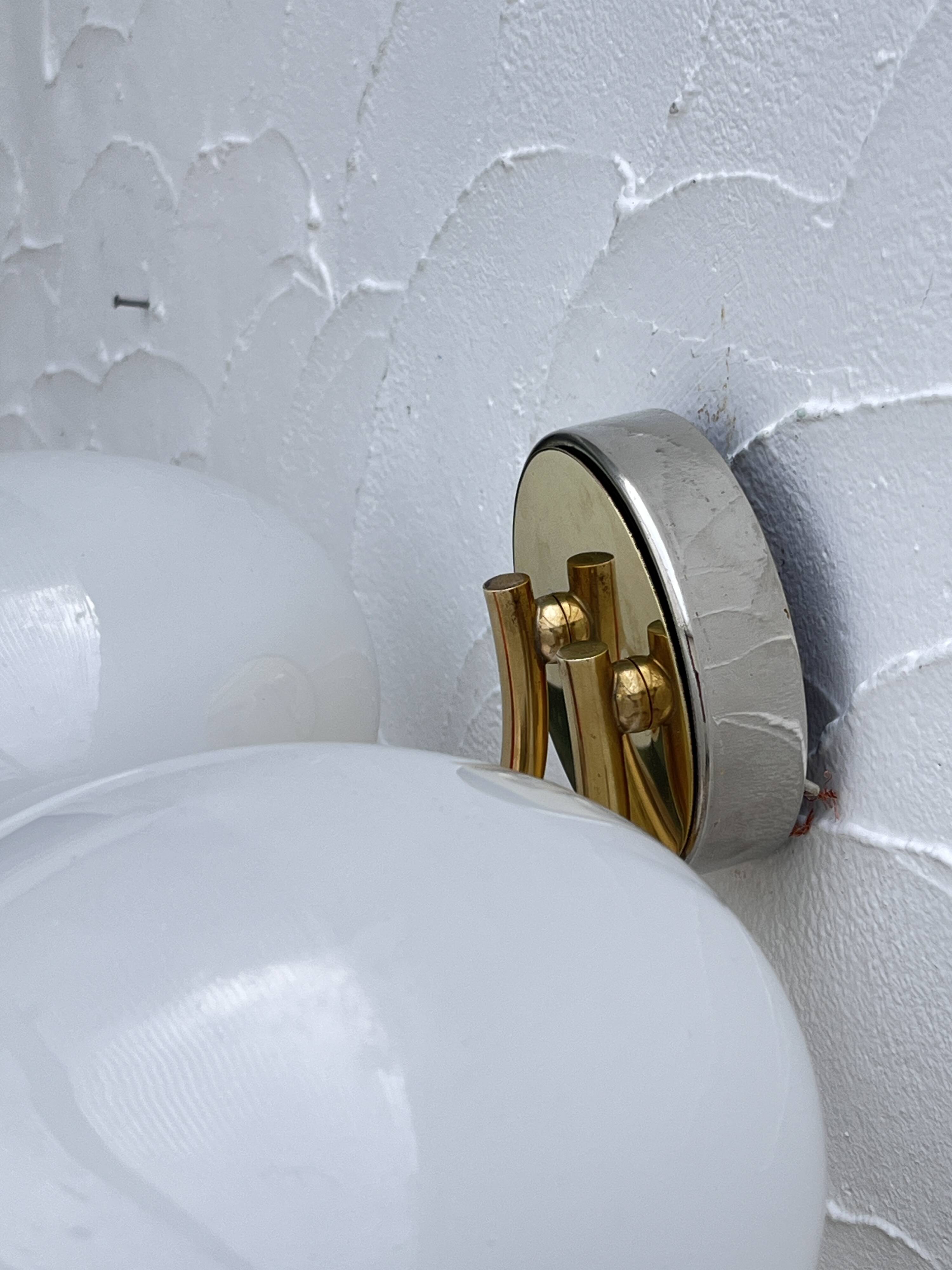 Double opaline brass wall light