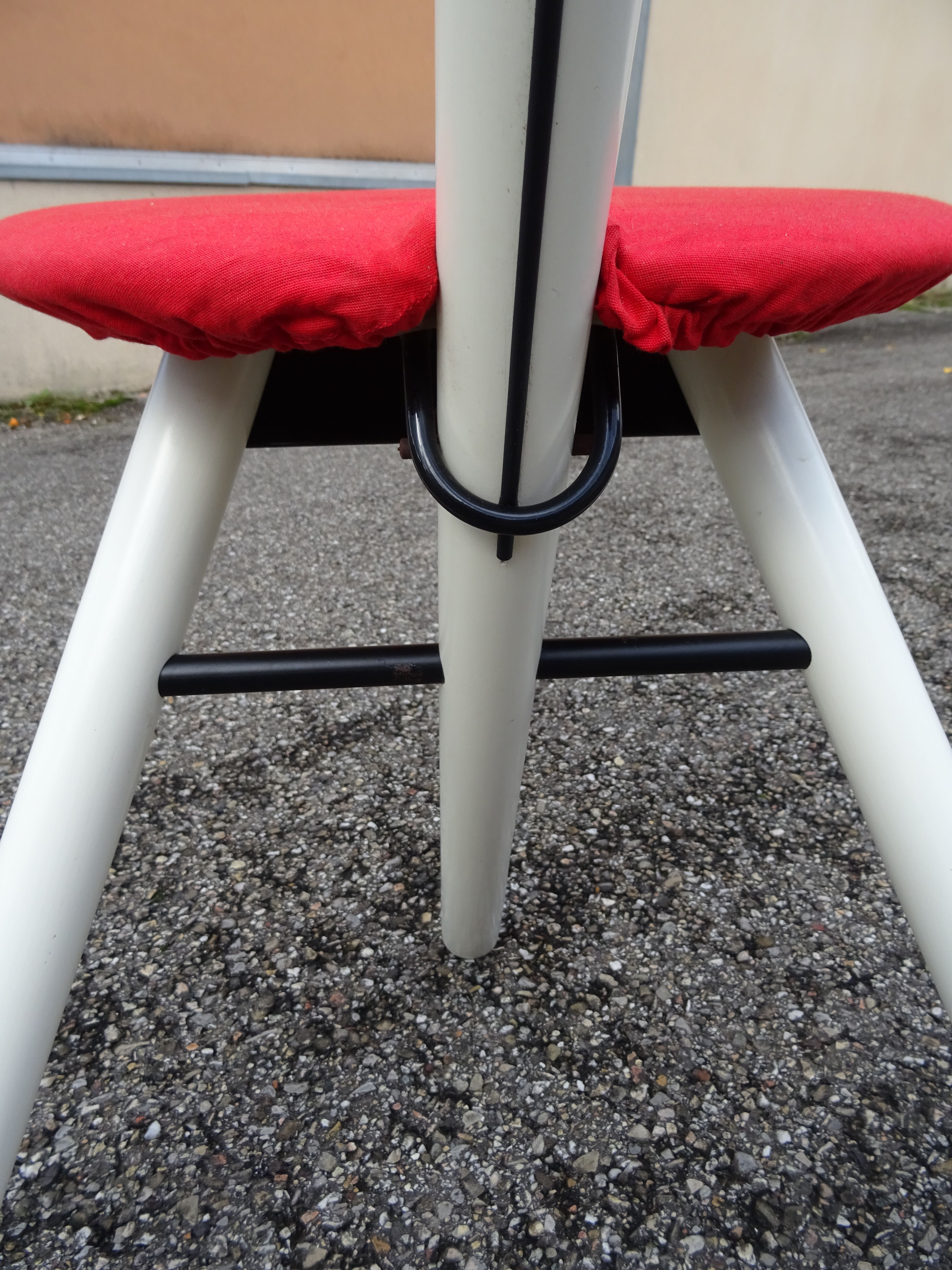 TRIO folding chair Calligaris designed by Roberto Lucci & Paolo Orlandini in the 80s.