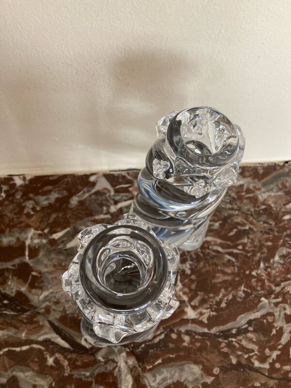 Paire de bougeoirs ''Aladin'' en cristal Baccarat