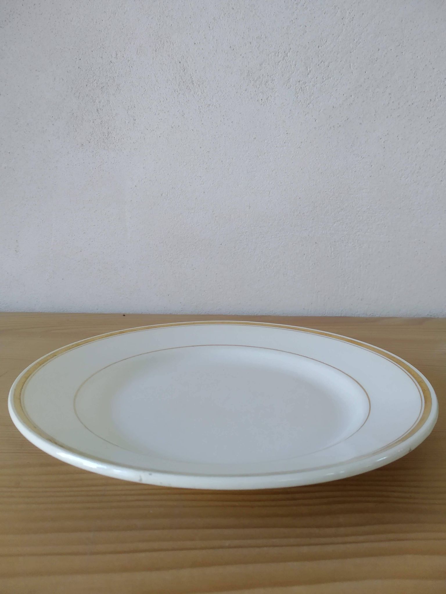 6 Vintage Moulin des Loups Gold-Edged Dinner Plates