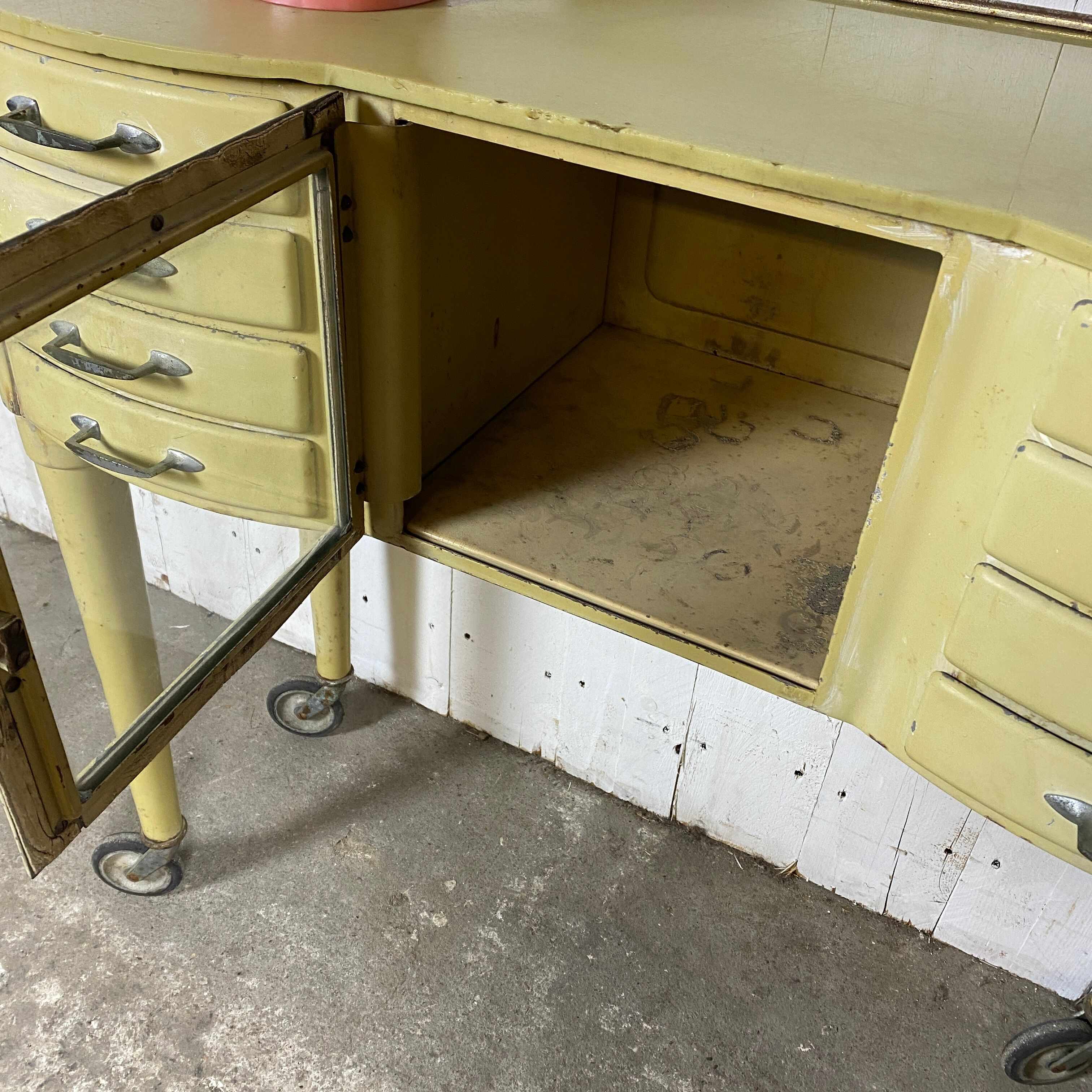 Meuble de dentiste Léon Martin