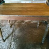 Oak table with turned legs