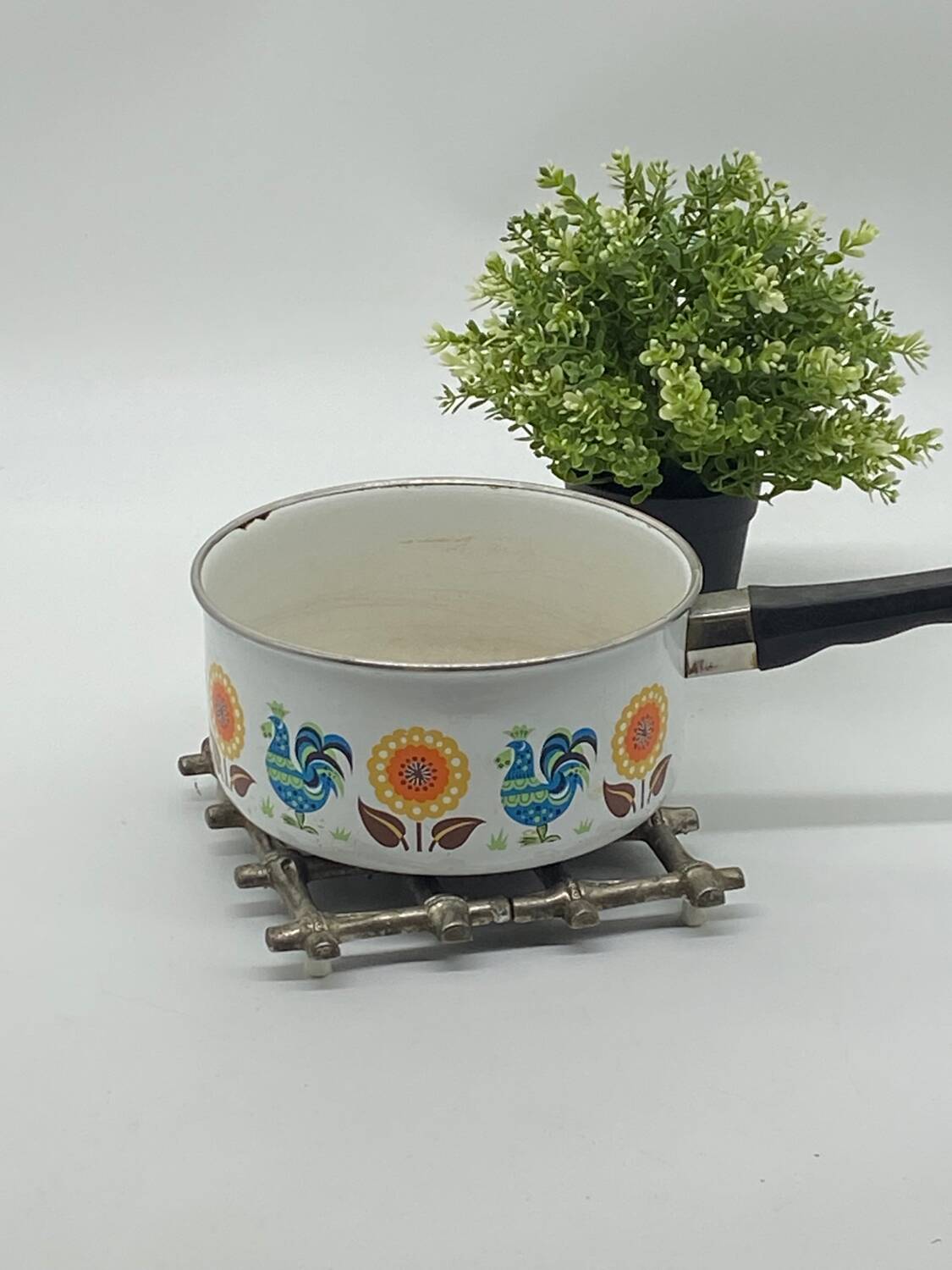 Bamboo imitation extendable silver metal trivet, vintage
