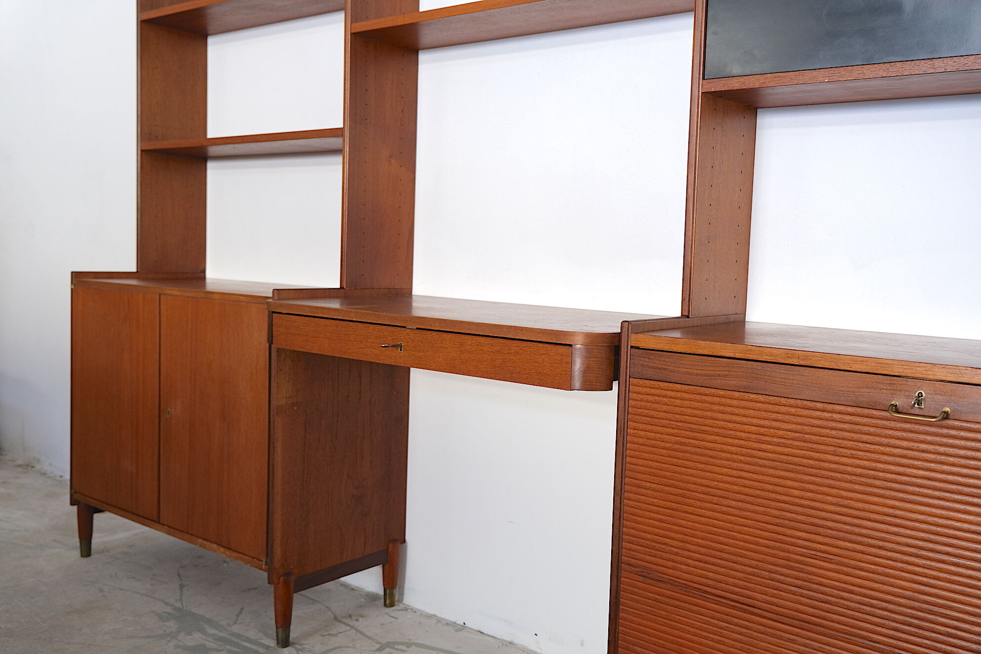 Norwegian Mid Century Modular Standing Shelf, 1960's