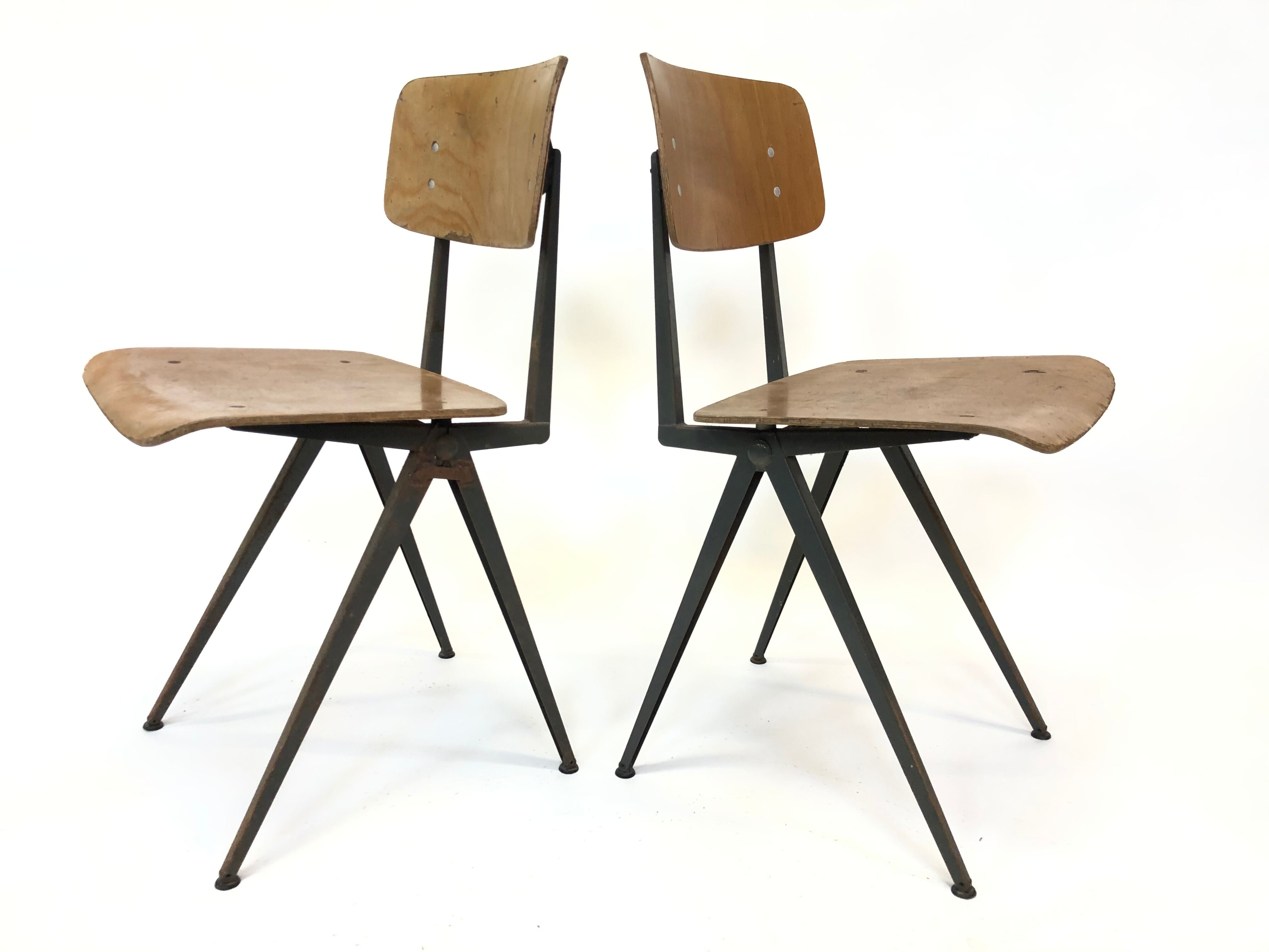 Ensemble de quatre chaises d'école vintage Marko Holland du style Friso Kramer des années 60