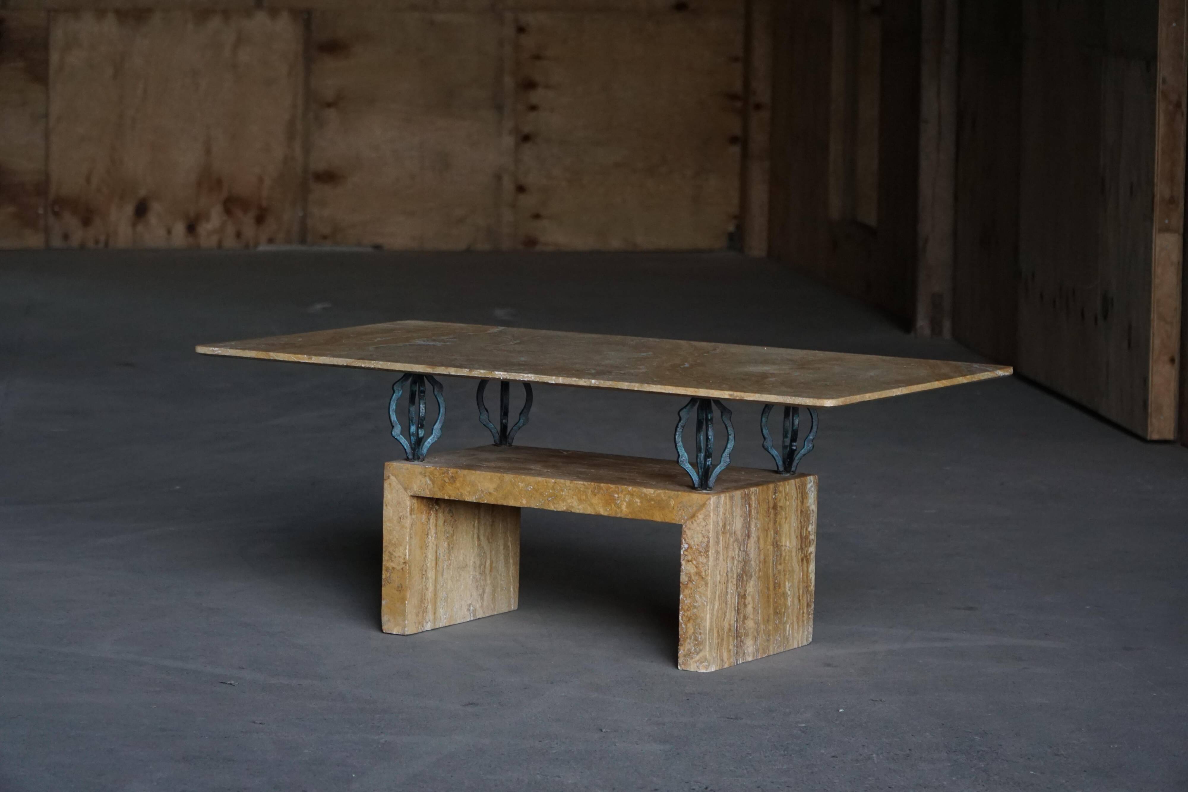 Mid-century rectangular marble coffee table, made in Italy, 1970s.