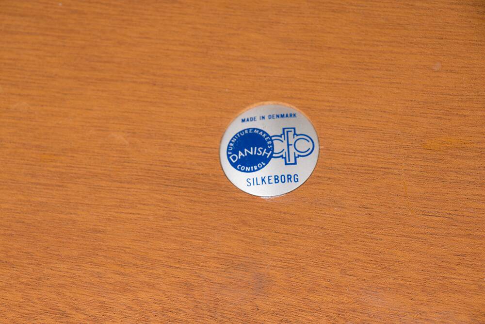 Grande table basse Danoise ronde en teck modèle 283 par Johannes Andersen pour CFC Silkeborg 1960.