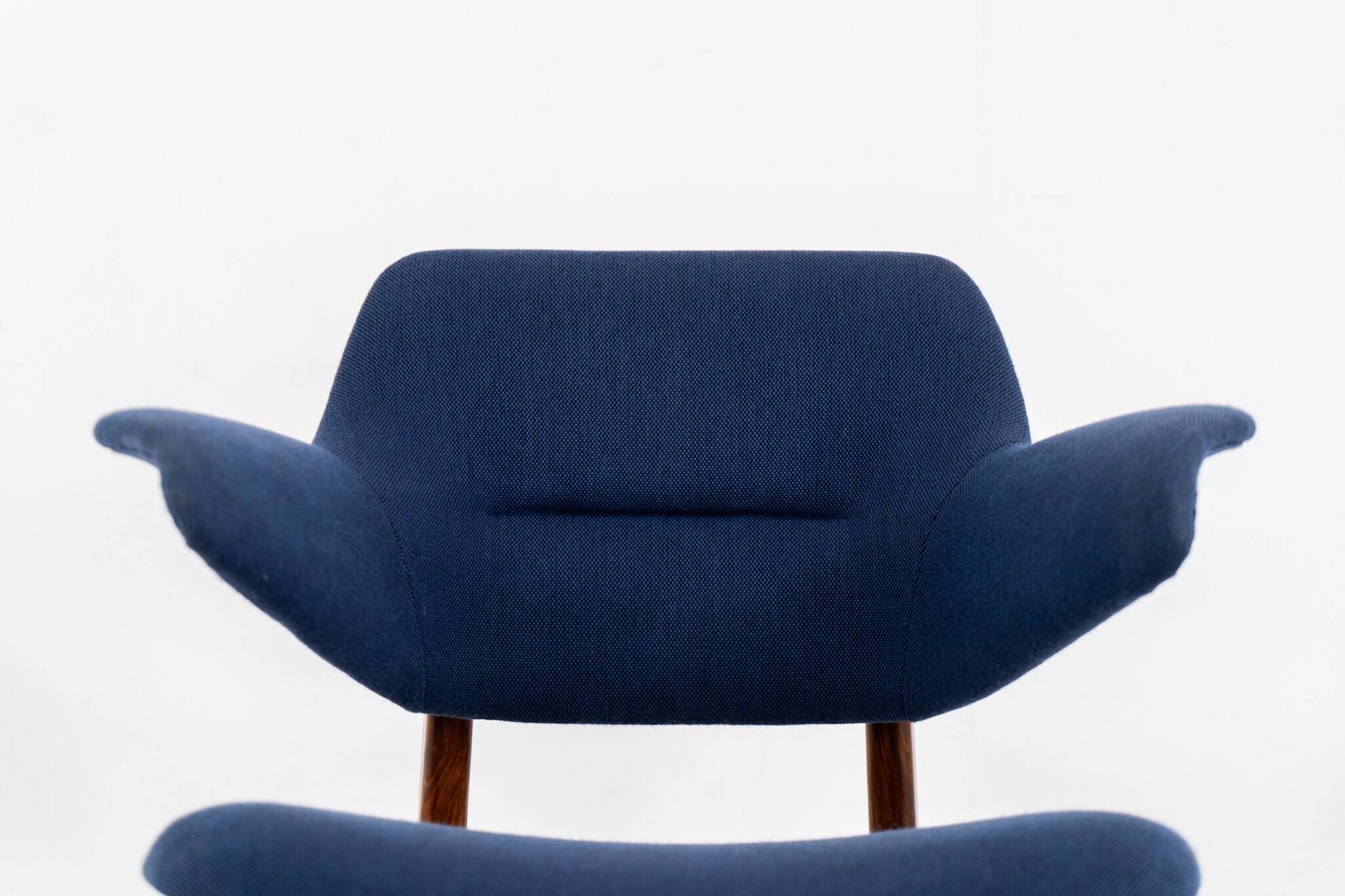 “Pinguin” armchair by Louis van Teeffelen for Wébé