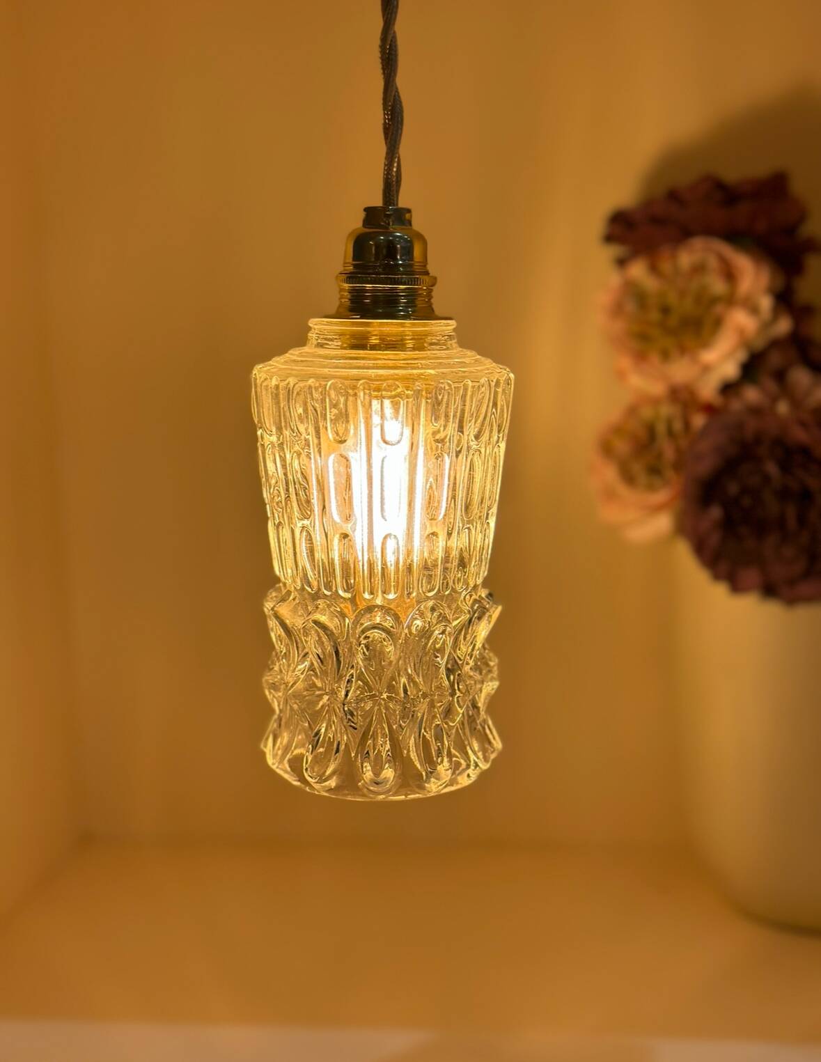 Vintage portable lamp - molded glass