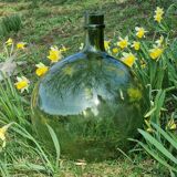 Lady jeanne green neck slashed at the end of the 19th