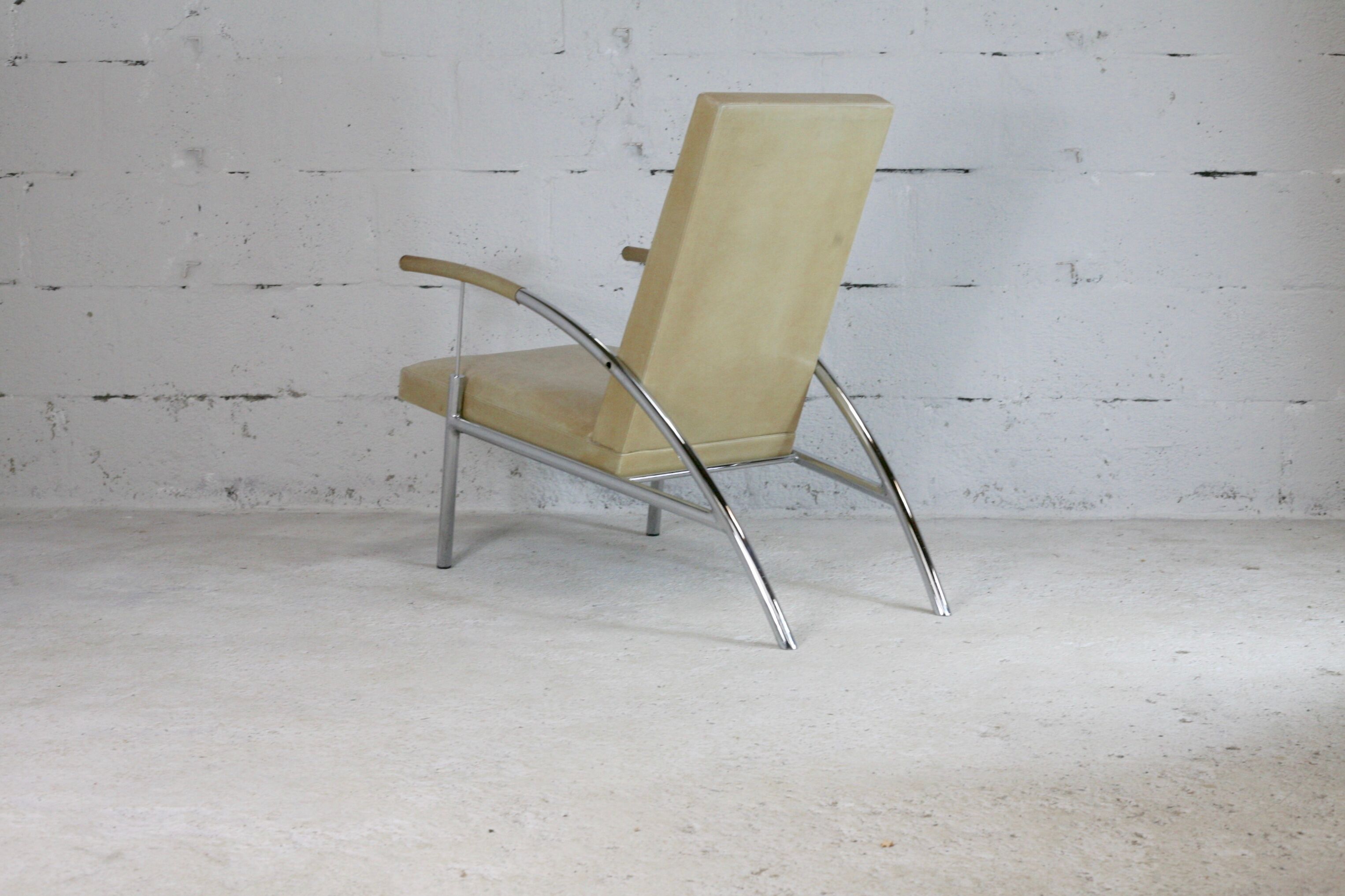 Tubular steel armchair and "cream" leather, France, circa 1970