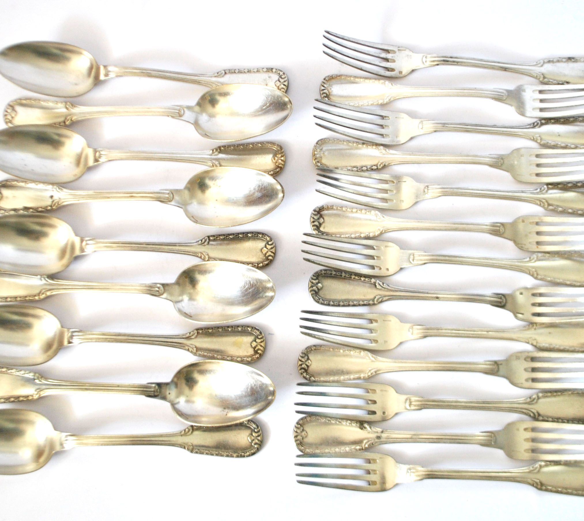 Set of 21 classic silver-plated metal table cutlery from 1900 by silversmith Boulenger, 21cm.