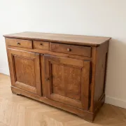 Buffet ancien en bois massif