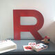 Lettre d’enseigne R