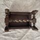 Ancien tabouret bas en bois tourné et gravé