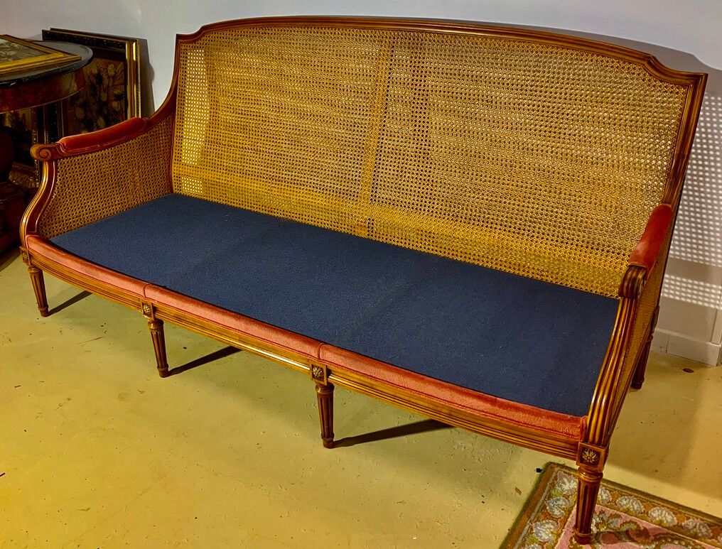 Three-seater sofa in cannage and pink velvet