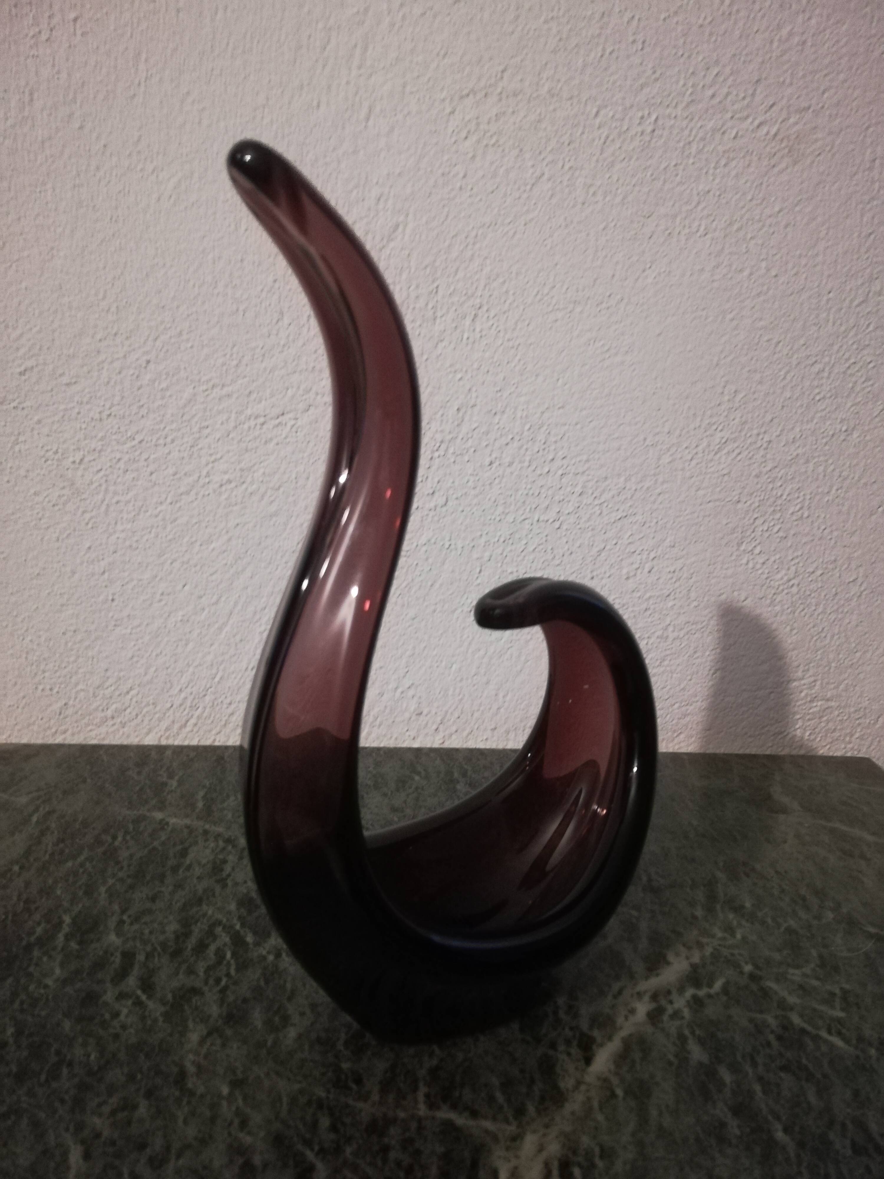 Empty pocket/Free-form swan sculpture in Violet Murano Glass.