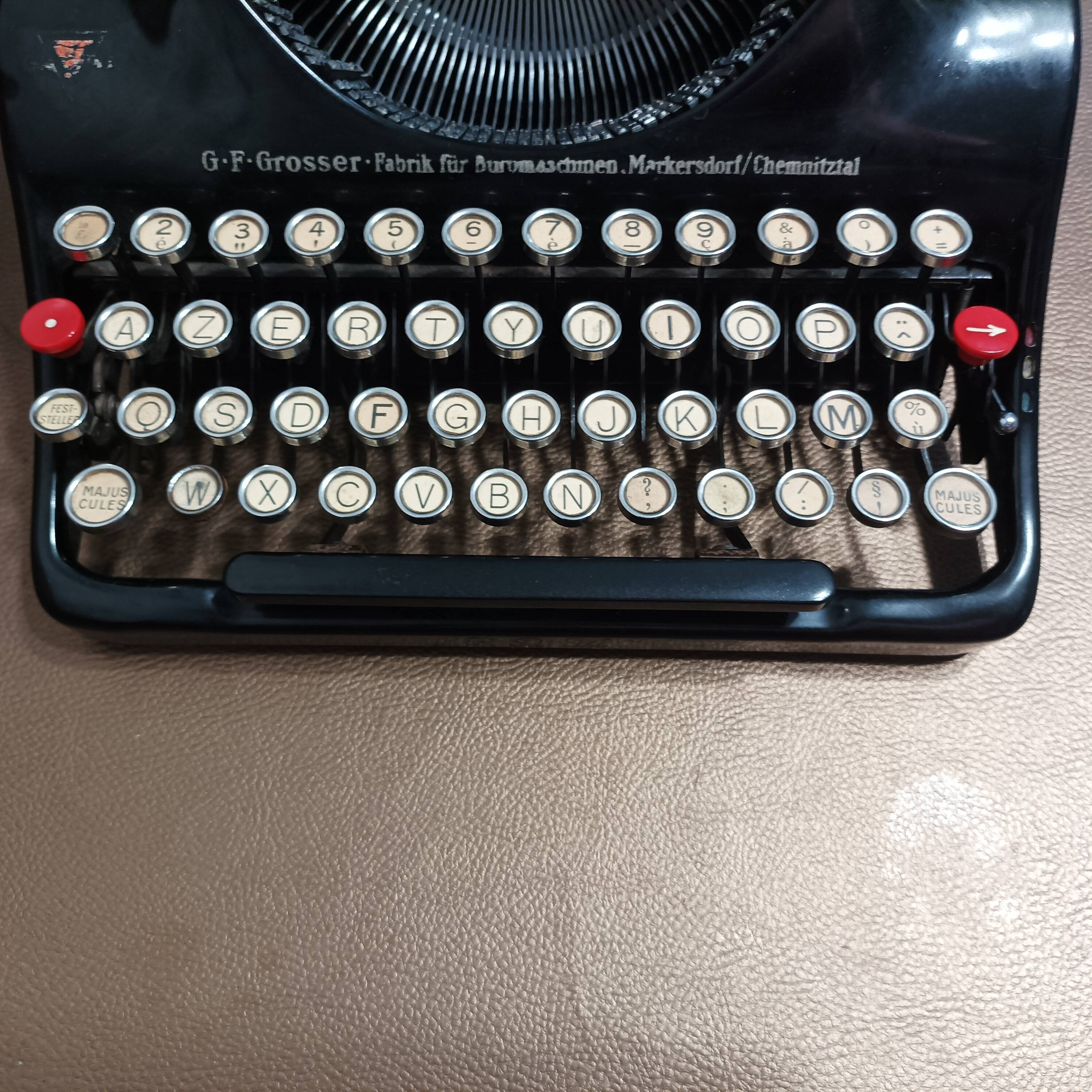 Grome Model N Typewriter, 1940's AZERTY Keyboard (RARE)