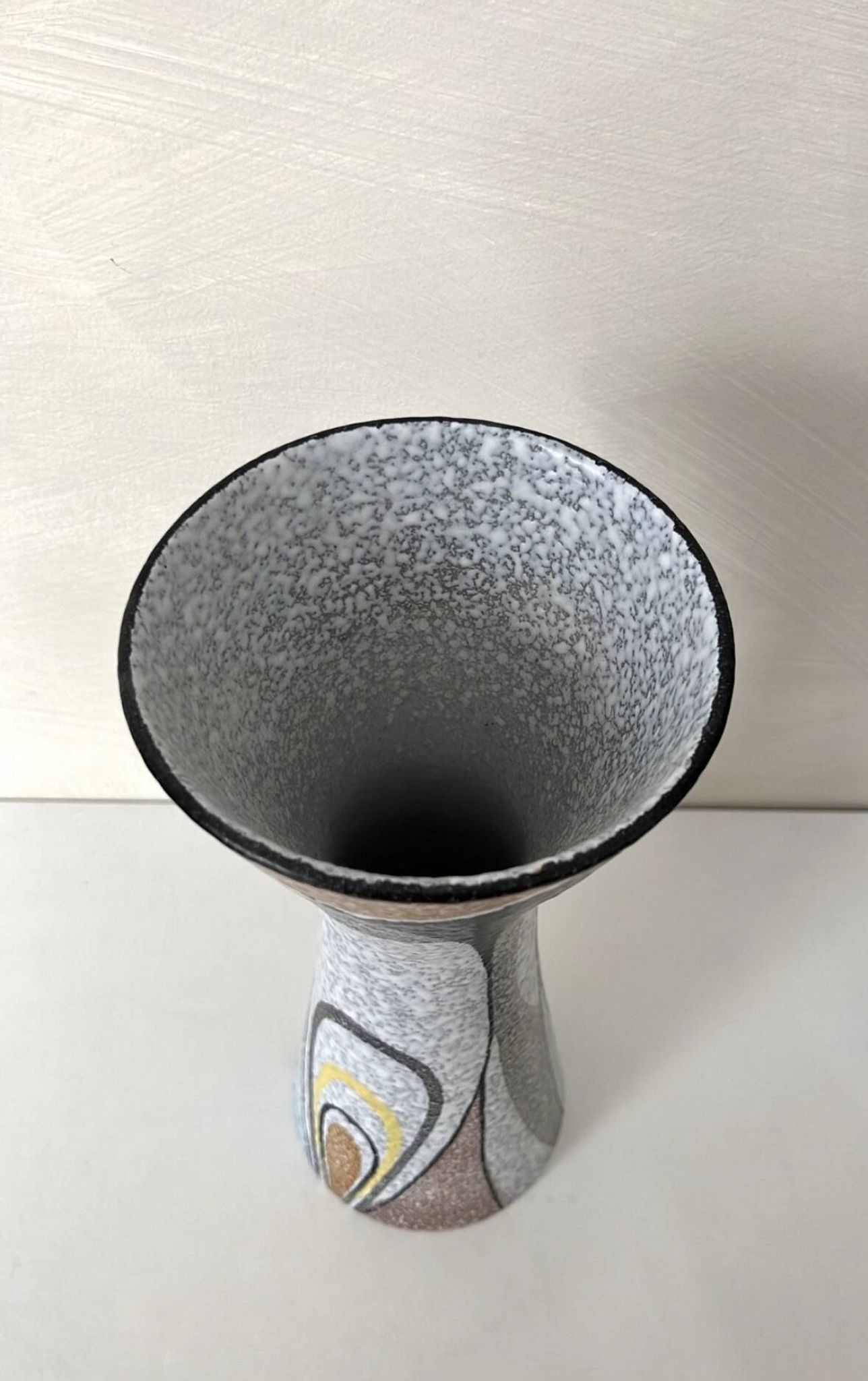 Ceramic vase Rumba, Flora Gouda Holland, 1960s