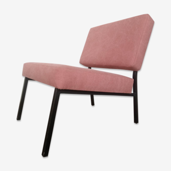 Modernist esay chair