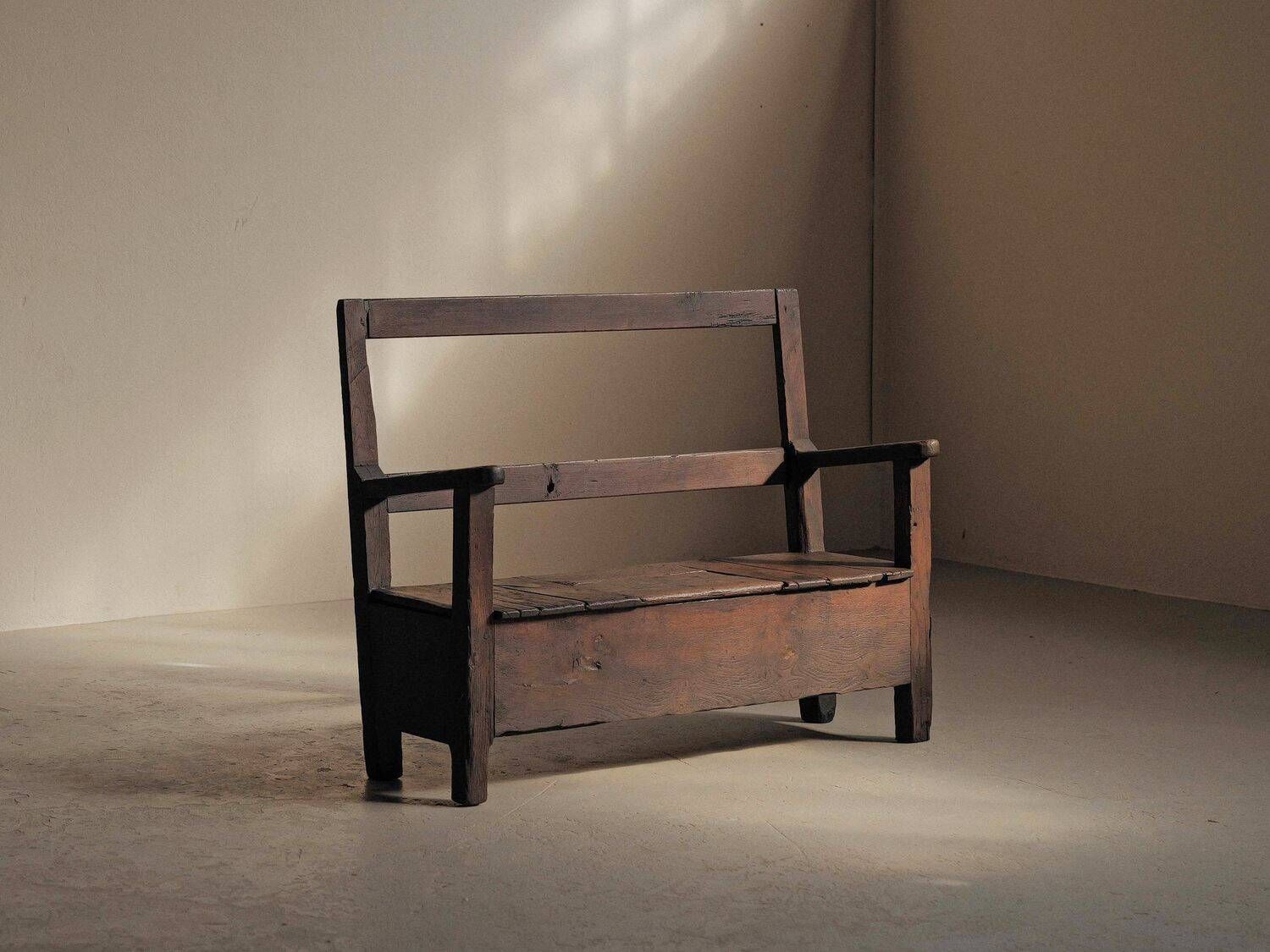 Wooden chest bench from Auvergne, 19th century