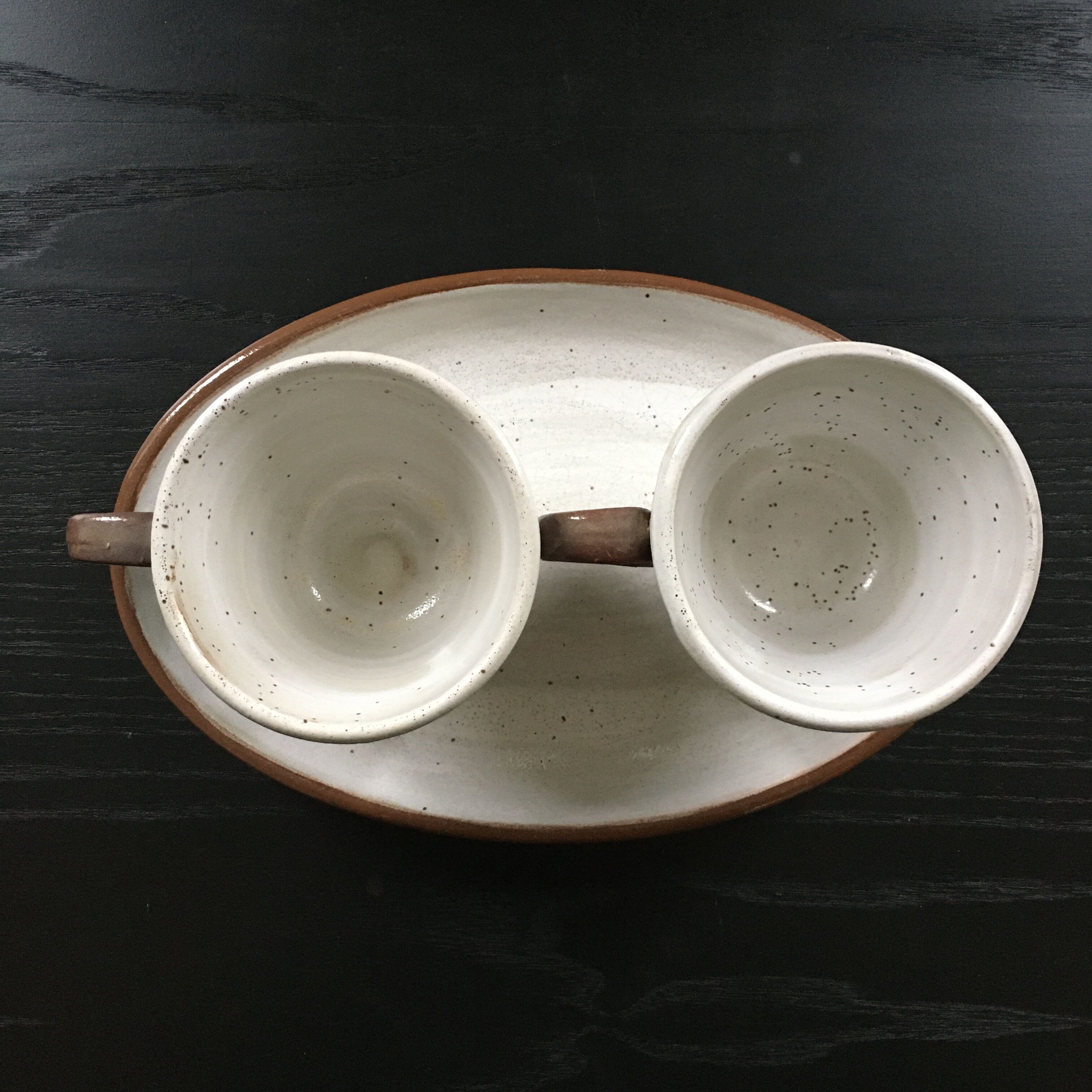 Set 2 cups and coffee dish