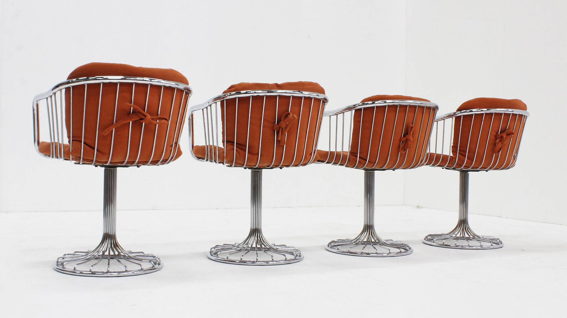 Set of 4 vintage chrome swivel dining room chairs 1970s