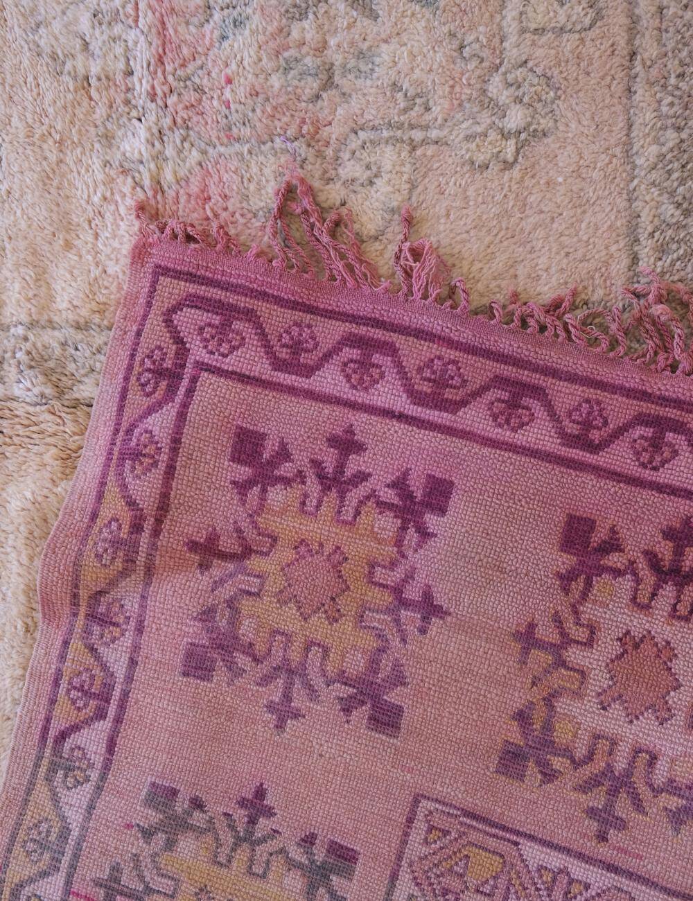 Vintage Berber Rug - 413 x 225 cm