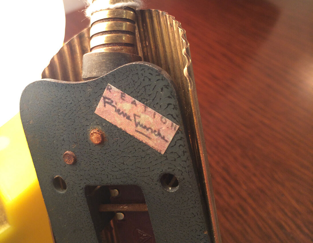 Pair of flexible wall, metal 1950