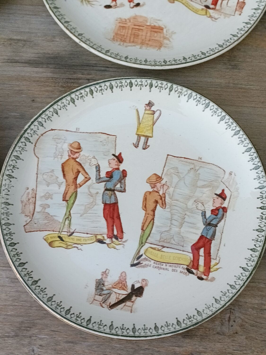 Talking dessert plates, Choisy-le-Roi