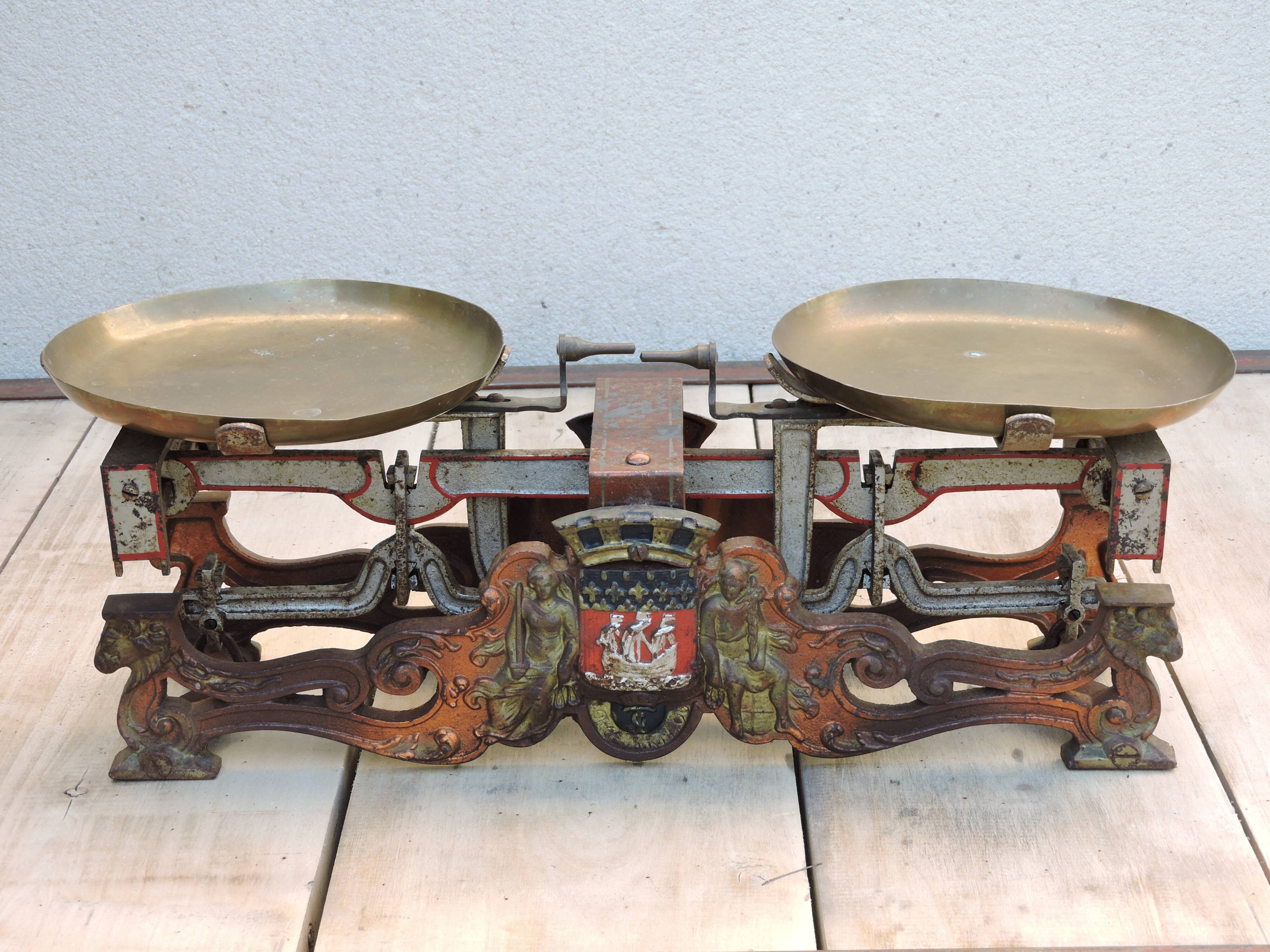 Skeleton beak balance the parisian Testut ancient maraicher epicier