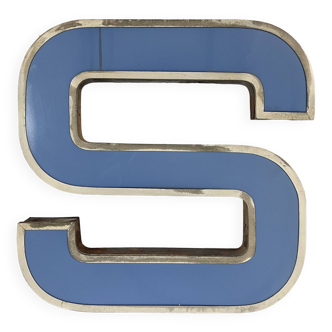 Old sign letter S
