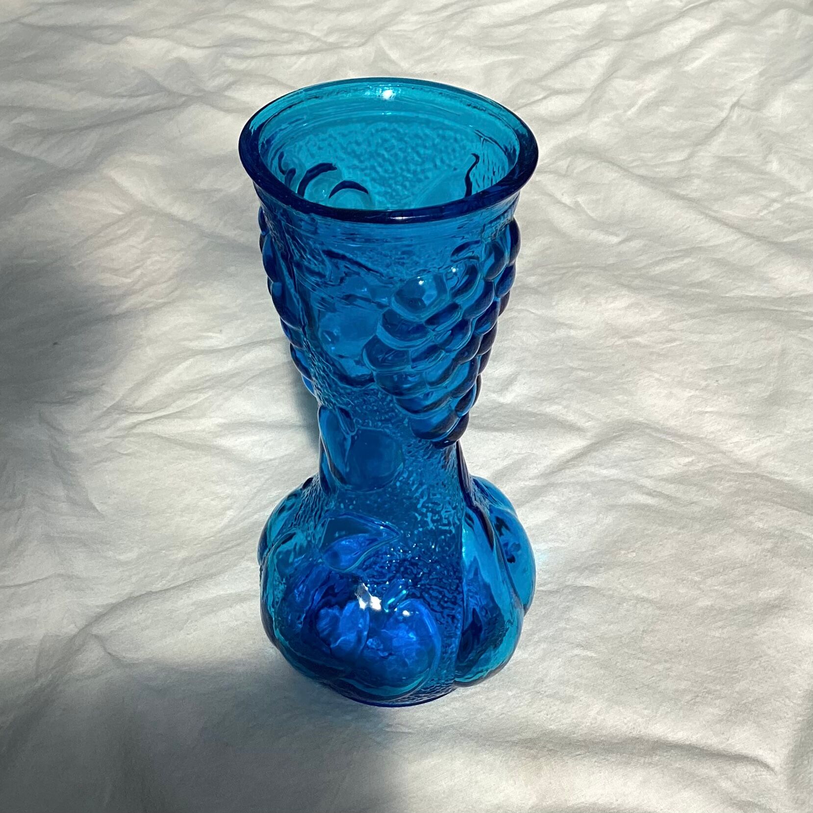 Italian vase in blue glass around the 1970s dimension: H-25cm- D-10cm-