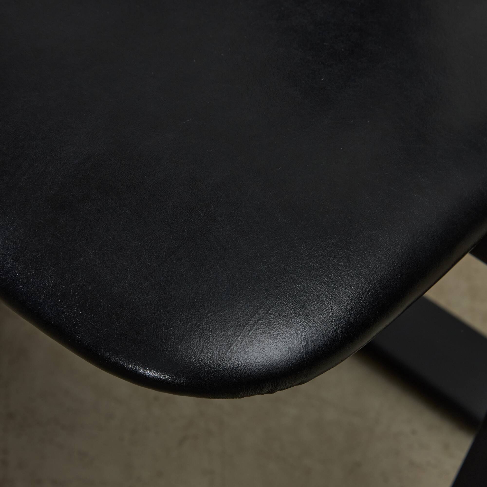Chaise Ergonomique Pendule en Cuir Noir par Peter Opsvik pour Stokke, 1983