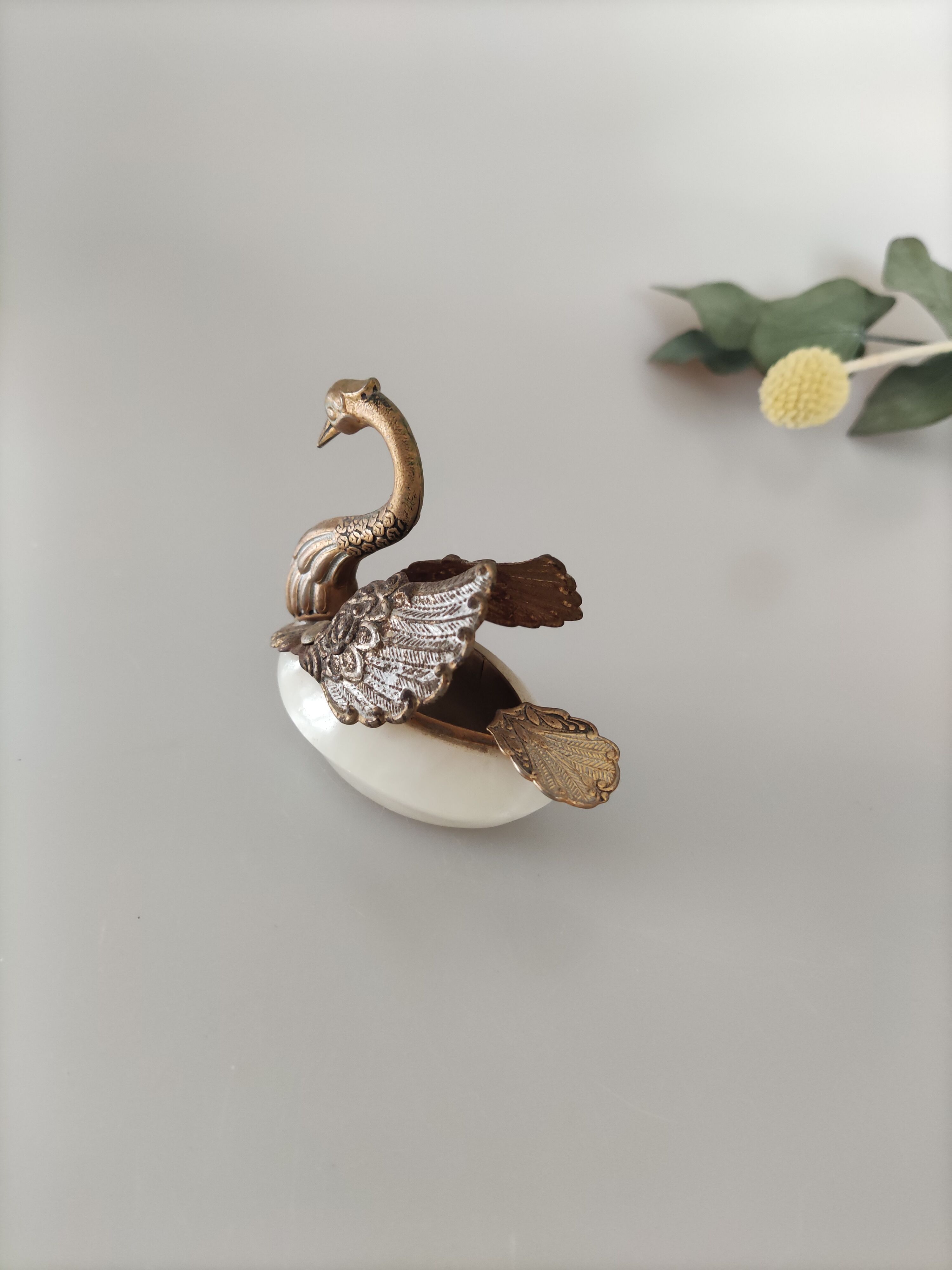Brass and mother-of-pearl ashtray swan